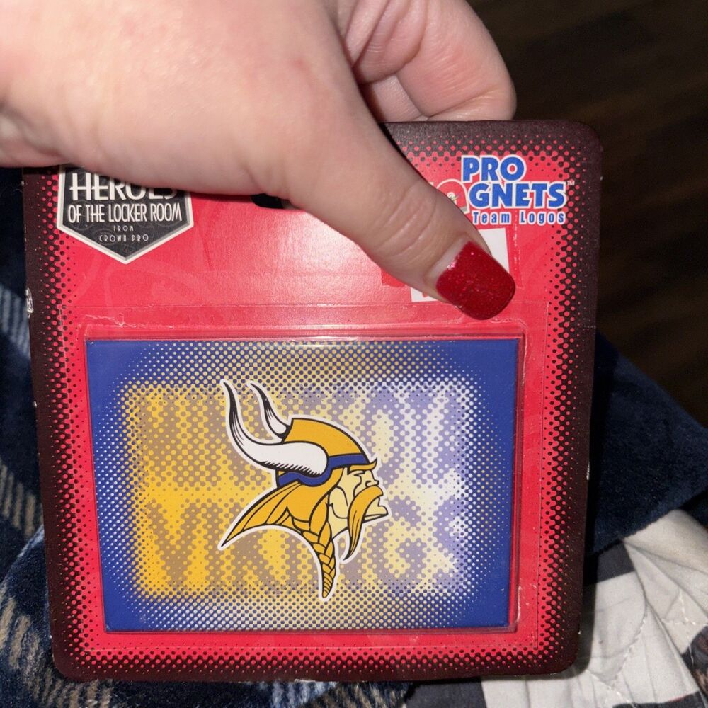 NFL LICENSED MINNESOTA VIKINGS MAGNET FOR FRIDGE , CAR OR ANYWHERE Vintage